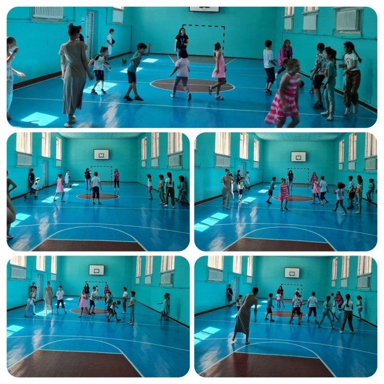 Спортивный эстафета "Самый быстрый"